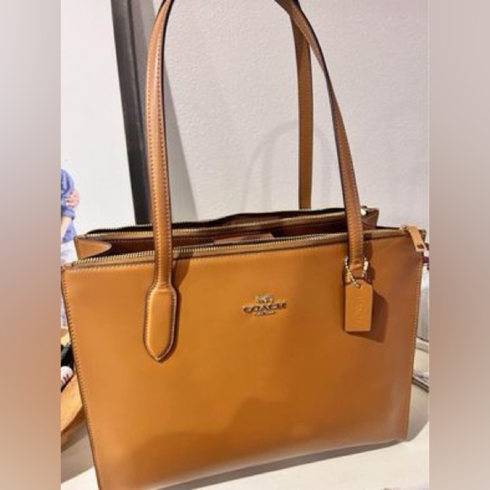Nina Tote